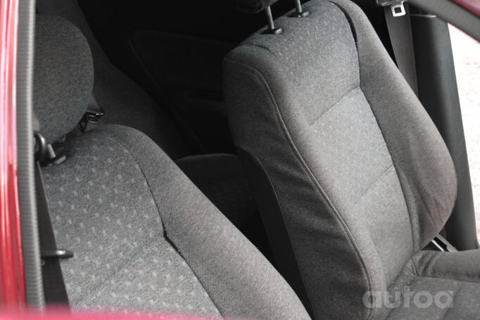 Suzuki Swift 2 generation Sedan 4-doors