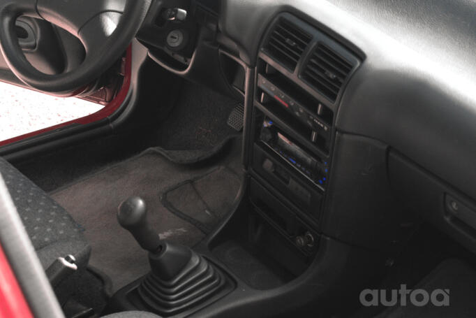 Suzuki Swift 2 generation Sedan 4-doors