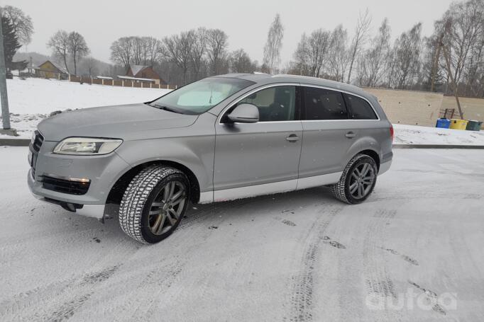 Audi Q7 4L Crossover