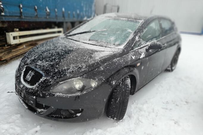 SEAT Leon 2 generation [restyling] Hatchback 5-doors