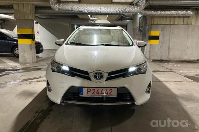 Toyota Auris 2 generation Touring Sports Hybrid wagon 5-doors