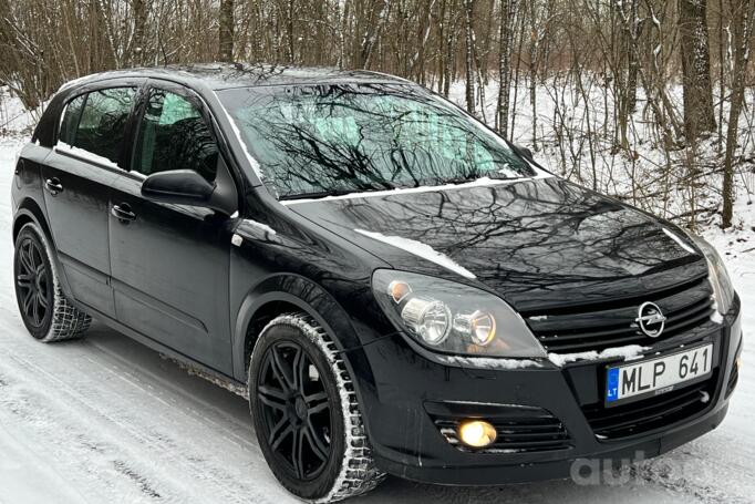Opel Astra H Hatchback