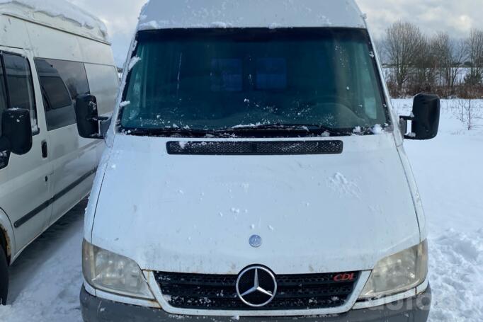 Mercedes-Benz Sprinter First generation