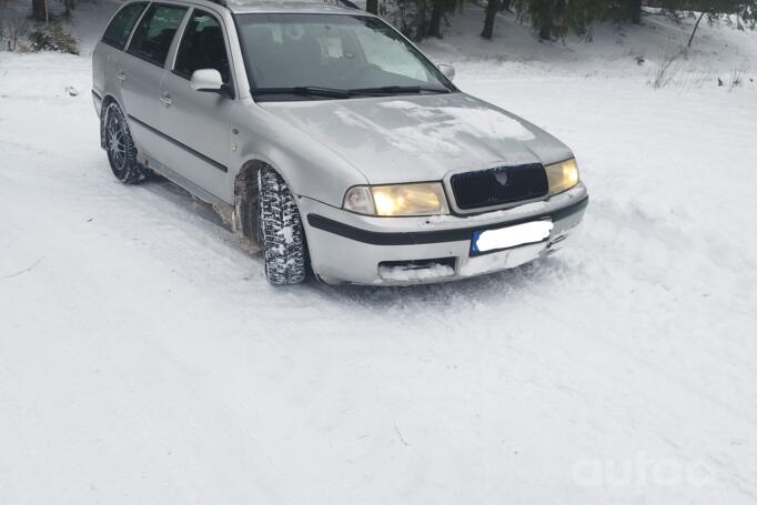 Skoda Octavia 1 generation [restyling] Combi wagon 5-doors