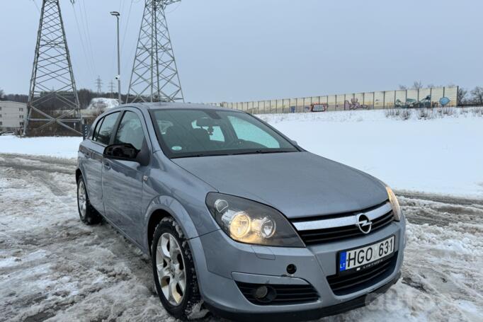 Opel Astra H Hatchback