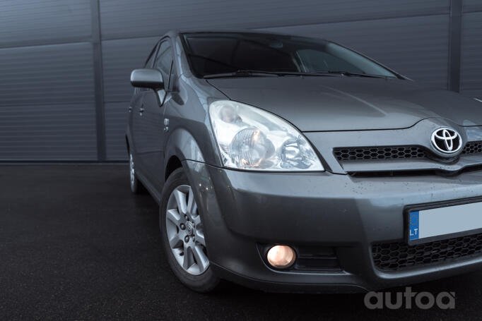 Toyota Corolla Verso 1 generation [restyling] -2 generation