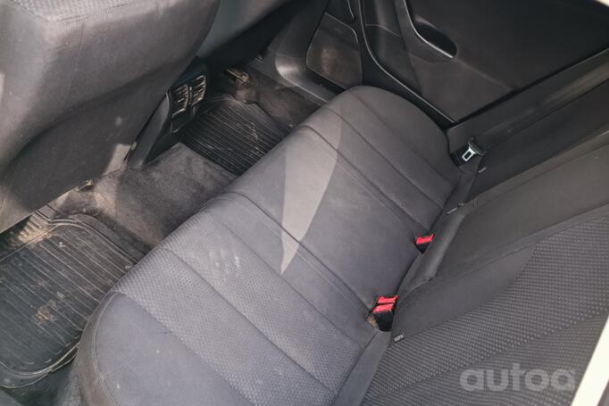 Volkswagen Passat B6 wagon 5-doors