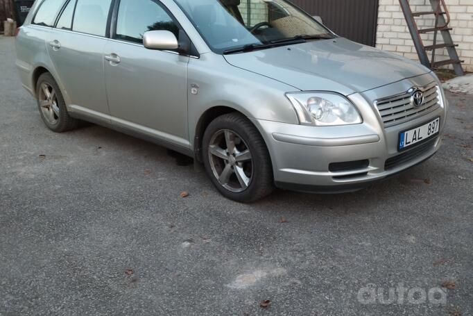 Toyota Avensis 2 generation wagon