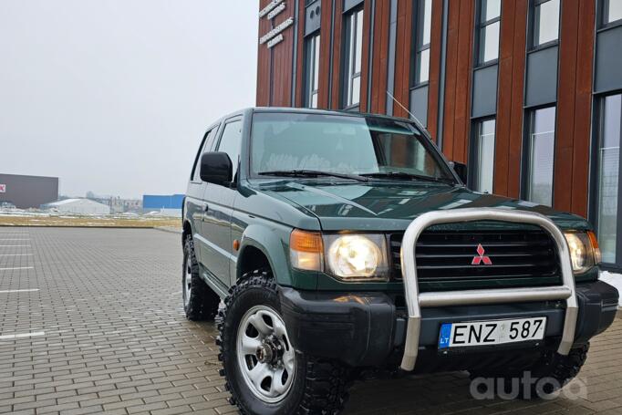 Mitsubishi Pajero 2 generation Canvas Top Convertible SUV 2-doors