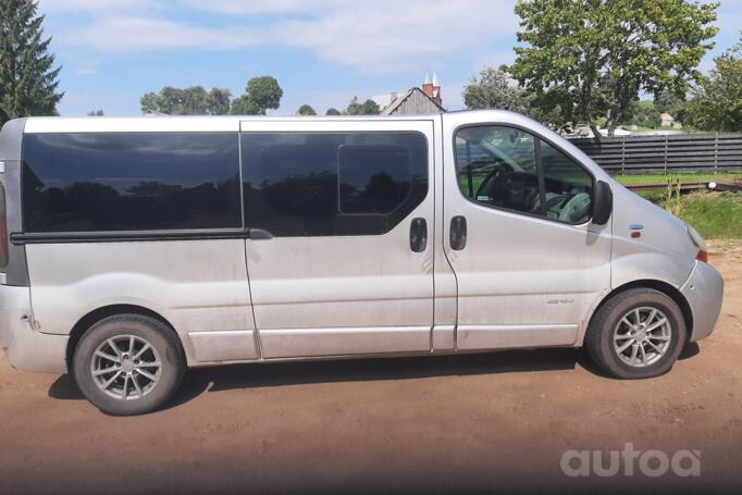 Renault Trafic 2 generation Minivan