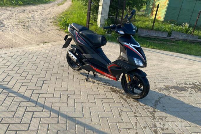 Aprilia SR