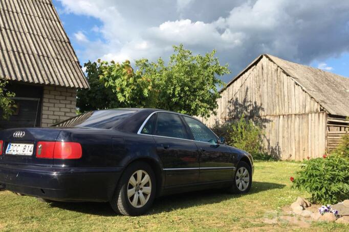 Audi A8 D2/4D Sedan 4-doors