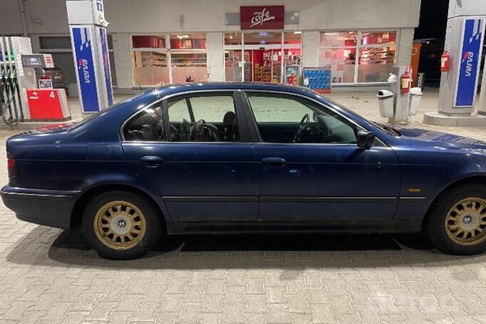 BMW 5 Series E39 Sedan 4-doors
