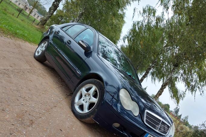 Mercedes-Benz C-Class W203/S203/CL203 Sedan