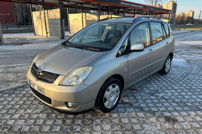Toyota Corolla Verso 1 generation Minivan