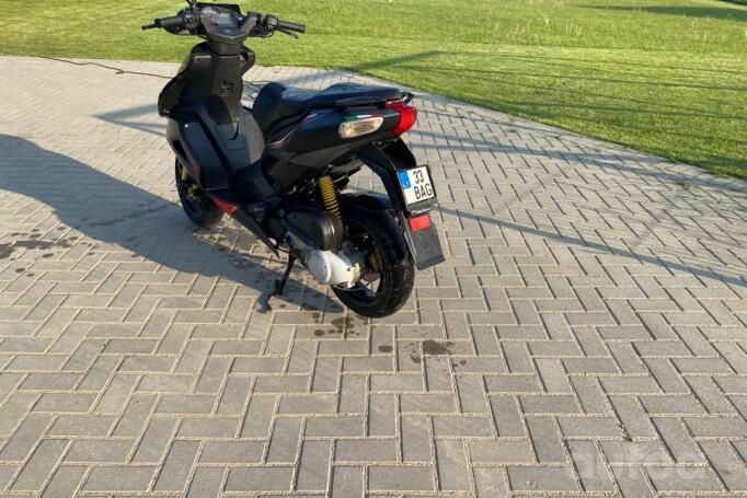 Aprilia SR