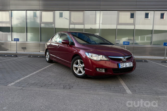 Honda Civic 8 generation Hybrid Sedan 4-doors