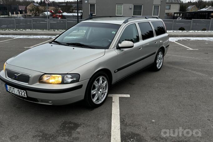 Volvo V70 2 generation wagon