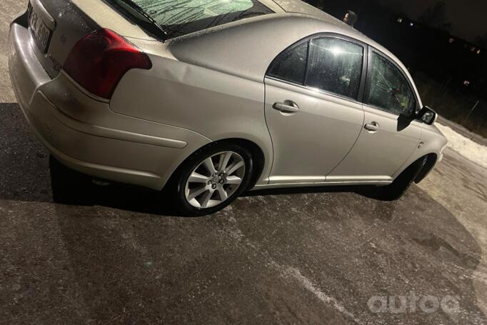 Toyota Avensis 2 generation Sedan