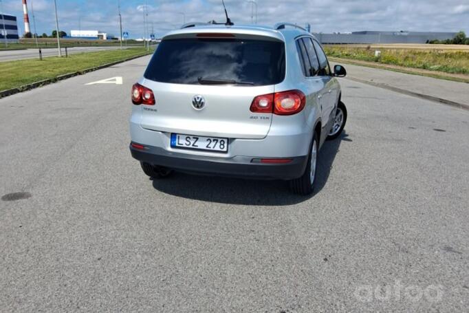 Volkswagen Tiguan 1 generation Crossover