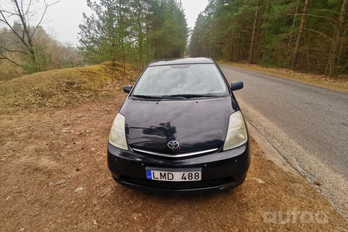 Toyota Prius 2 generation Hatchback