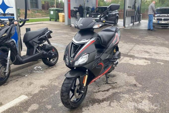 Aprilia SR