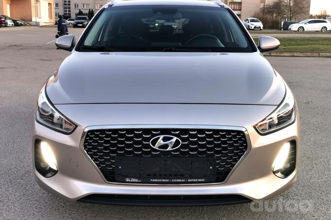 Hyundai i30 PD Fastback liftback