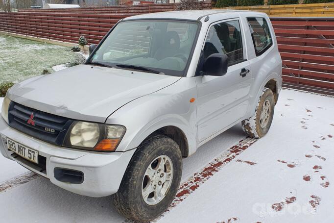 Mitsubishi Pajero 3 generation SUV 3-doors