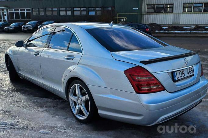 Mercedes-Benz S-Class W221 Sedan 4-doors