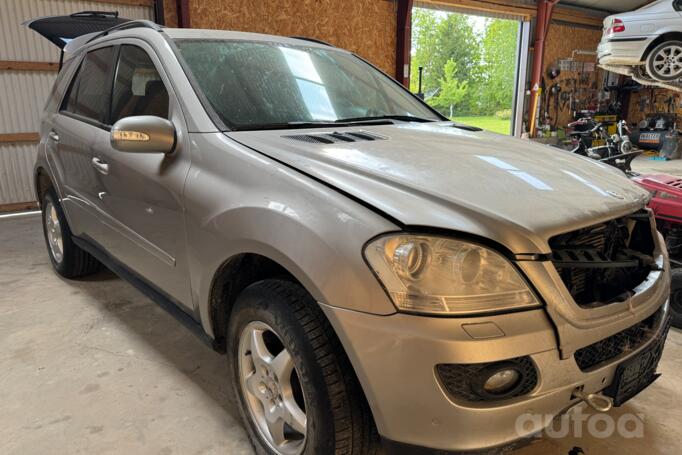 Mercedes-Benz M-Class W164 Crossover 5-doors