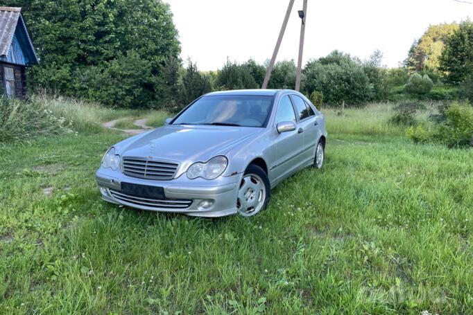 Mercedes-Benz C-Class W203/S203/CL203 Sedan