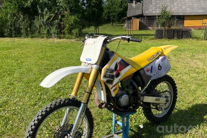 Suzuki RM