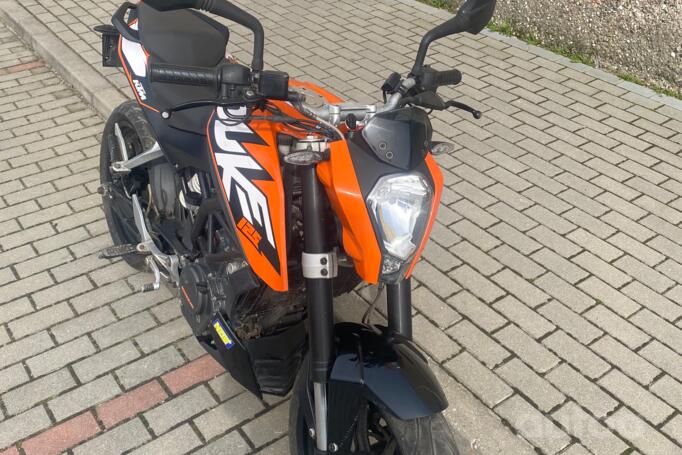 KTM Duke