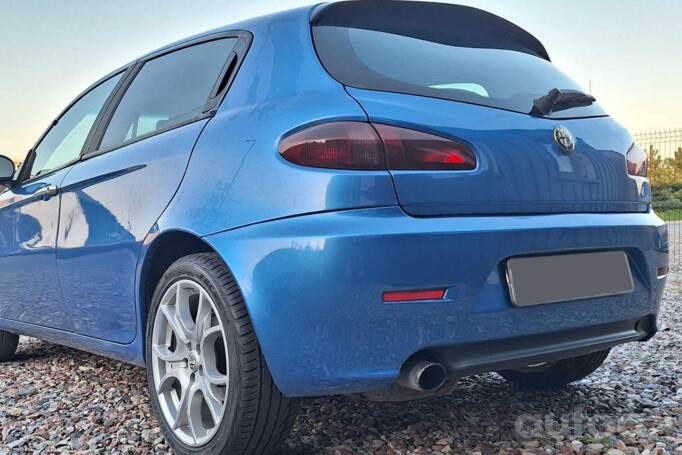 Alfa Romeo 147 2 generation Hatchback 5-doors