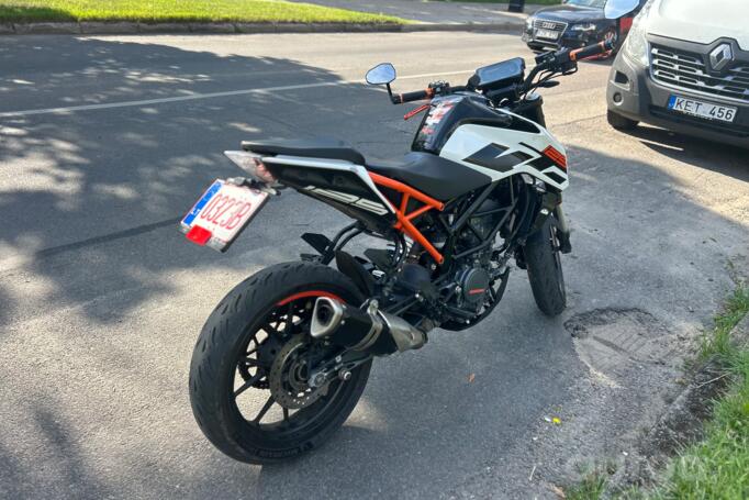 KTM Duke