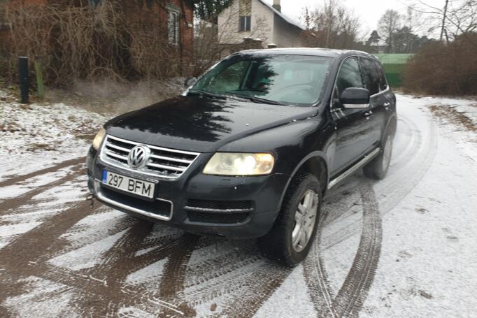 Volkswagen Touareg 1 generation Crossover
