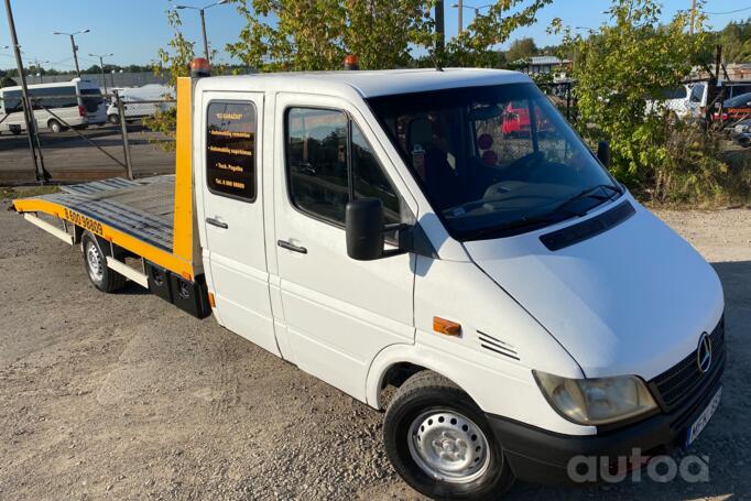 Mercedes-Benz Sprinter First generation