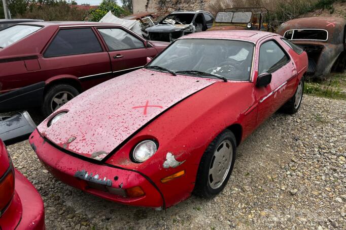 Porsche 928 GTS Coupe