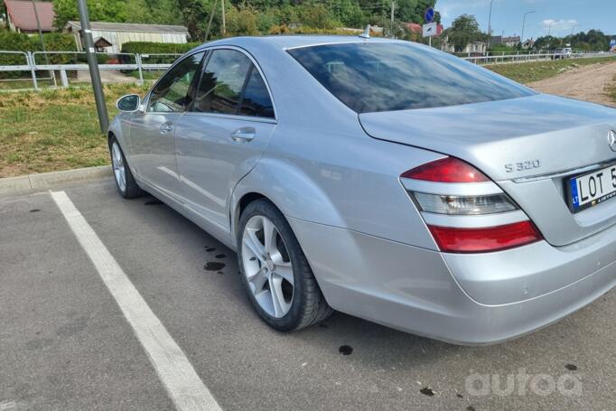 Mercedes-Benz S-Class W221 Sedan