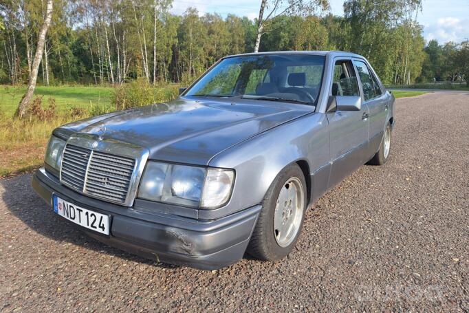 Mercedes-Benz W124 1 generation