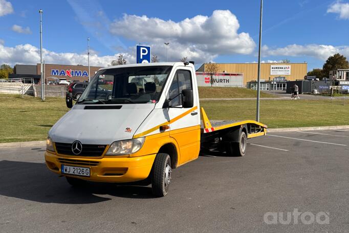 Mercedes-Benz Sprinter First generation