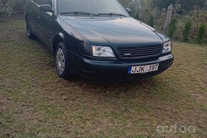 Audi A6 A4/C4 Sedan