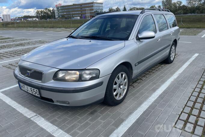 Volvo V70 2 generation wagon