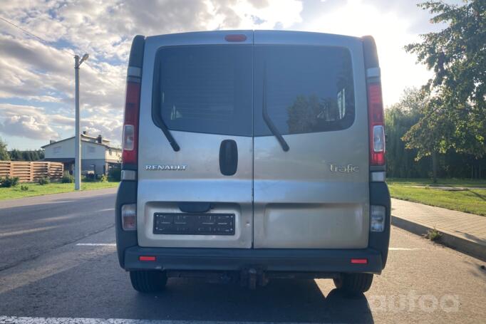 Renault Trafic 2 generation Minivan