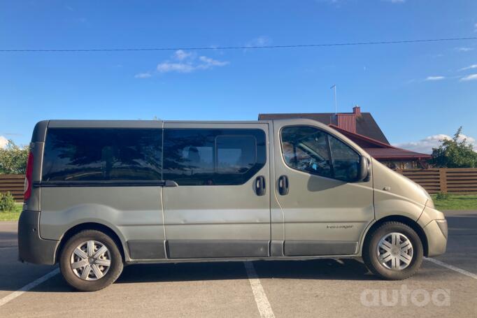 Renault Trafic 2 generation Minivan