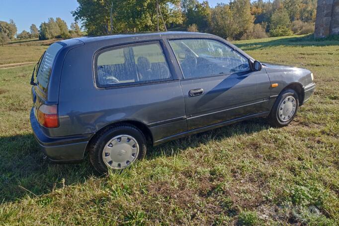 Nissan Sunny B13 Sedan