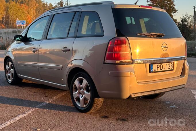 Opel Zafira B Minivan 5-doors