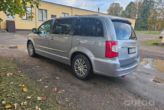 Chrysler Town & Country 5 generation [restyling]