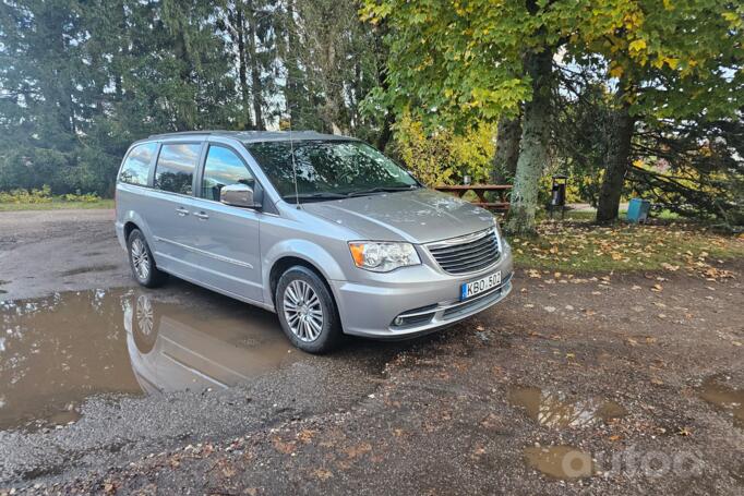 Chrysler Town & Country 5 generation [restyling]