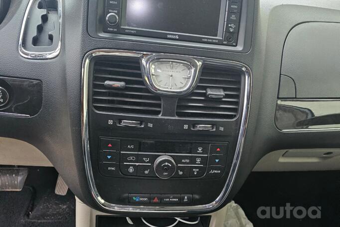 Chrysler Town & Country 5 generation [restyling]